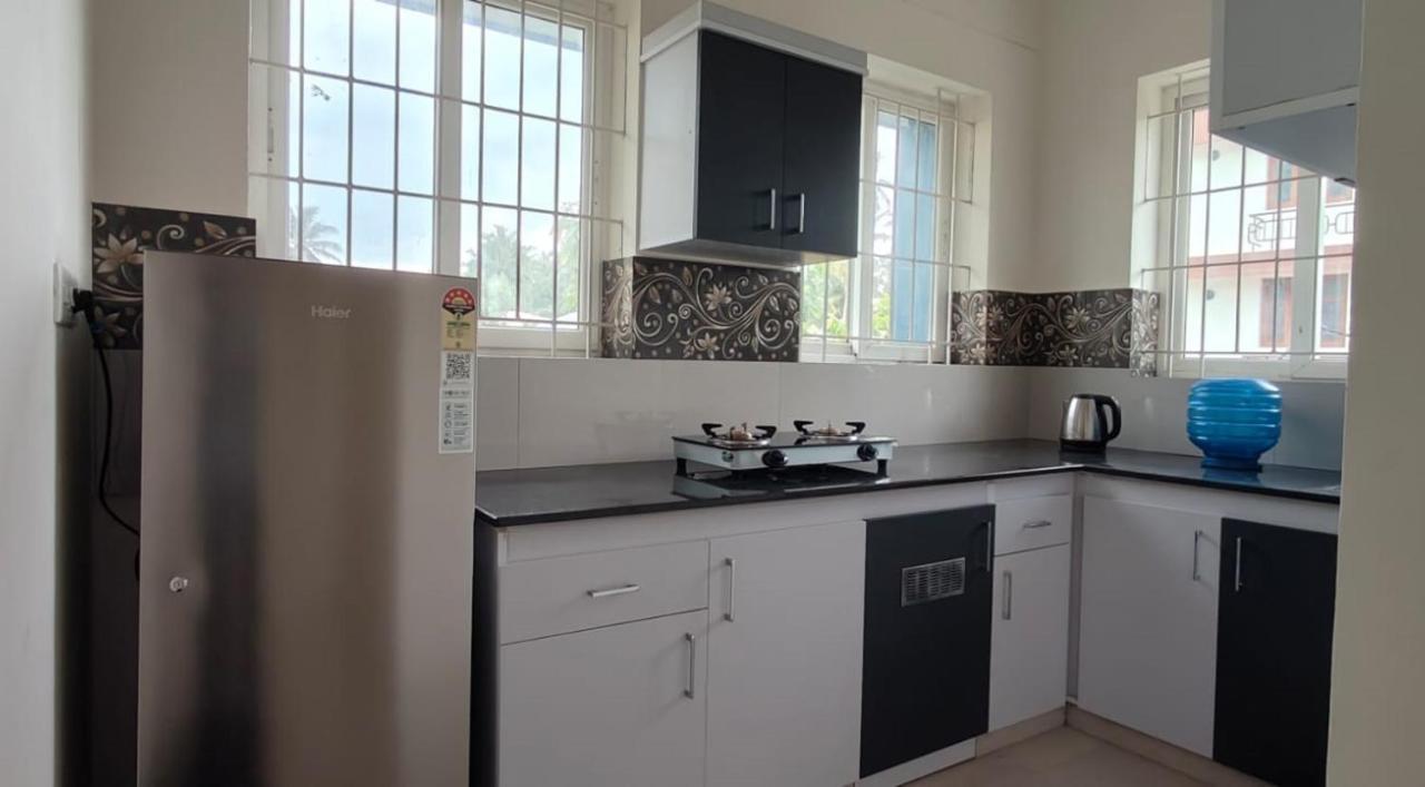 Hobiz Serviced Apartments Chalakuzhy Nr Medical College Trivandrum Thiruvananthapuram Bagian luar foto